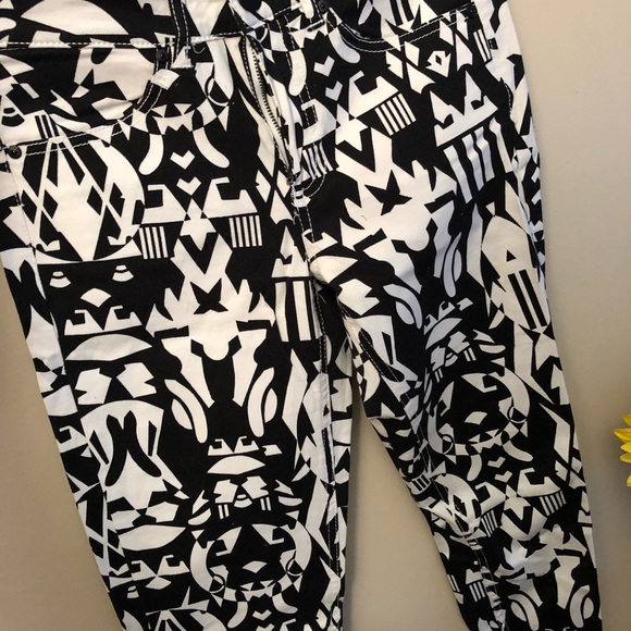 Jeans - Picture 2 of 3